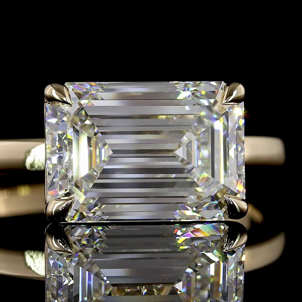 14K Yellow Gold East-West Solitaire Ring with 3.10 Carat Emerald Cut Lab Diamond - E VVS2 IGI Certified - Covaloro Fine Jewelry
