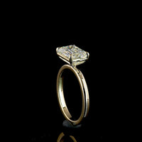 14K Yellow Gold East-West Solitaire Ring with 3.10 Carat Emerald Cut Lab Diamond - E VVS2 IGI Certified - Covaloro Fine Jewelry