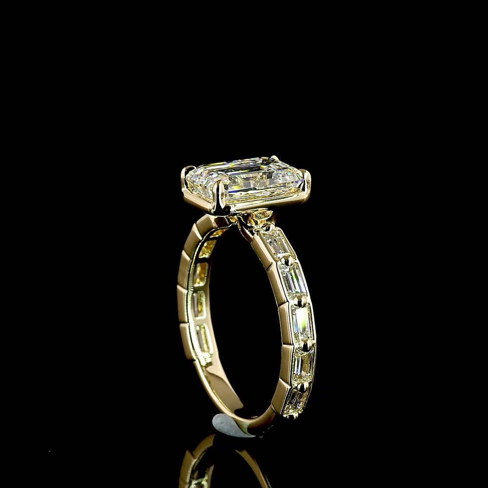 14K Yellow Gold Emerald Cut Lab Diamond Ring with Baguette Side Stones - 3.14 Total Carat Weight, E-F VVS2, IGI Certified - Covaloro Fine Jewelry