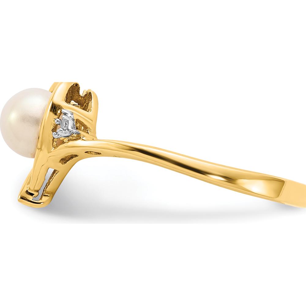 14K Yellow Gold Freshwater Pearl and Diamond Heart Ring - 0.01 Carat Total Diamond Weight by Oro Pregiato