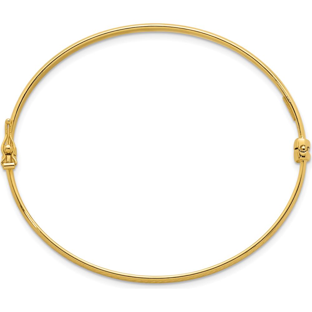 14K Yellow Gold Hinged Oval Bangle Bracelet with Diamond-Cut Texture - 4.75mm Width by Oro Pregiato