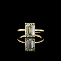 14K Yellow Gold North-South Emerald Cut Lab Diamond Solitaire Ring - 3.23 Carat Total Weight, E-F Color VS1 Clarity, IGI Certified - Covaloro Fine Jewelry