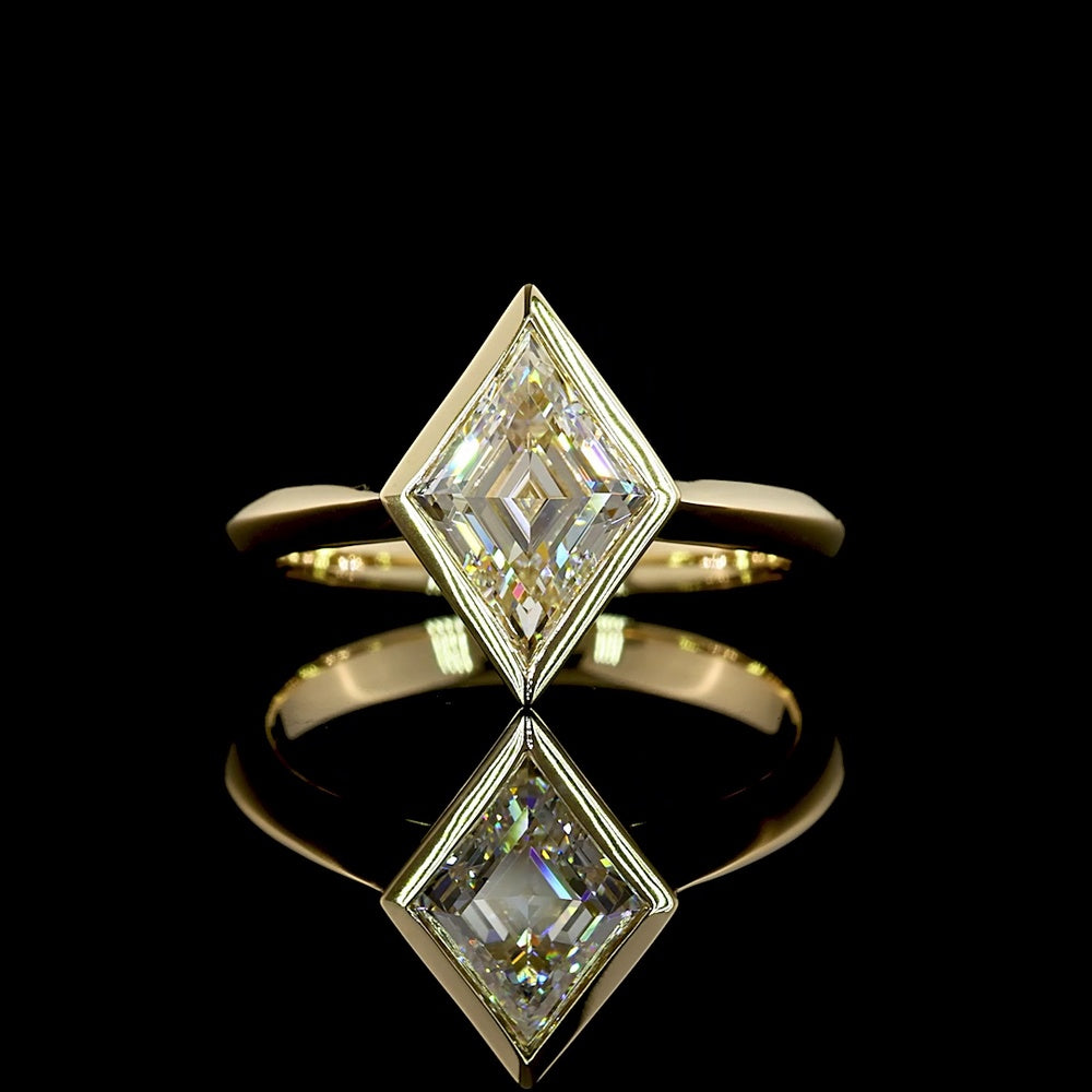 14K Yellow Gold North-South Kite Shaped Lab Diamond Solitaire Ring with Bezel Setting - 1.53 Carat E-F Color VS1 Clarity - Covaloro Fine Jewelry