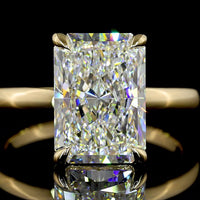 14K Yellow Gold North-South Solitaire Ring with 4.10 Carat Radiant Cut Lab Diamond - E VVS2 IGI Certified - Covaloro Fine Jewelry