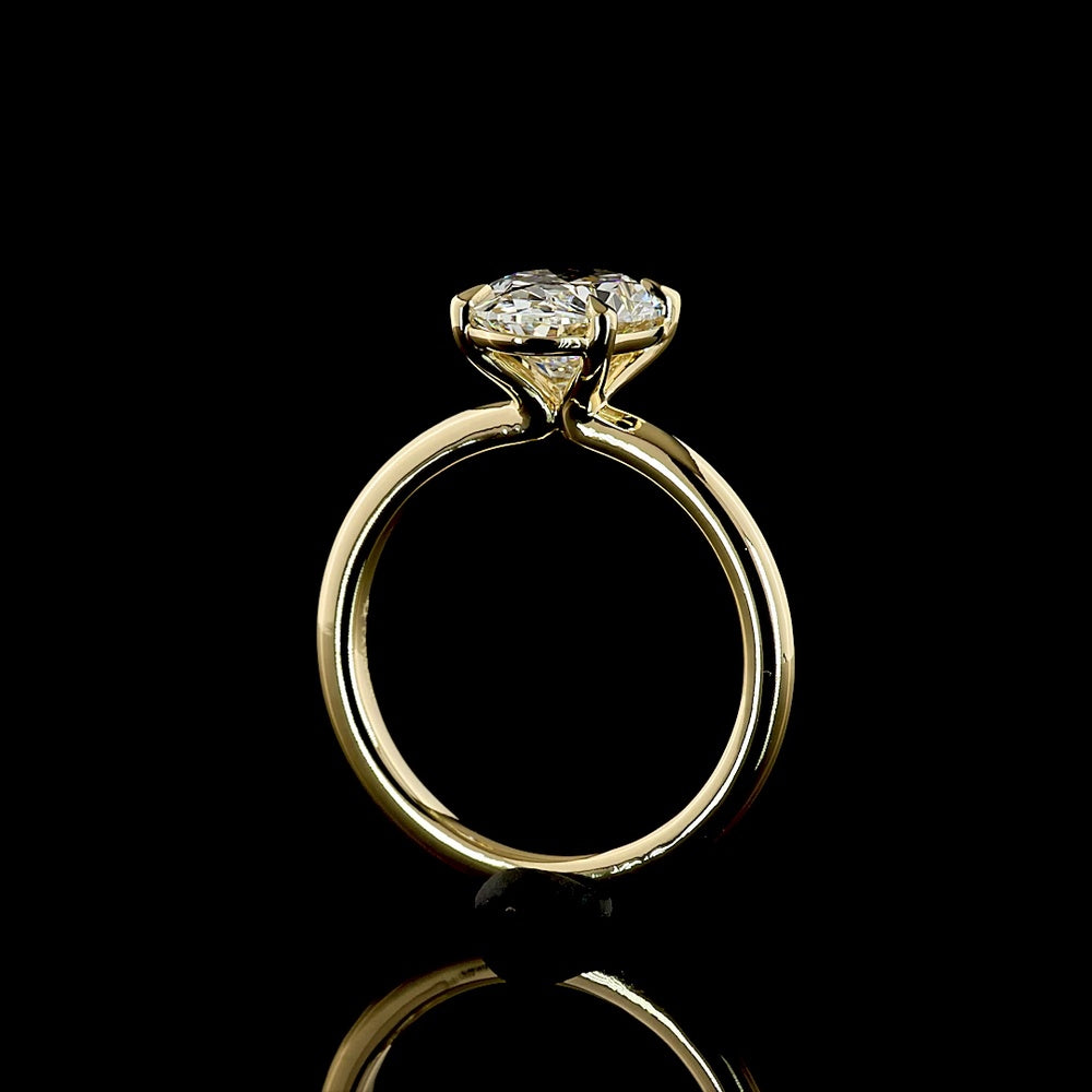 14K Yellow Gold Oval Cut Solitaire Ring with 2.65 Carat Lab Diamond - E-F Color VS1 Clarity IGI Certified - Covaloro Fine Jewelry