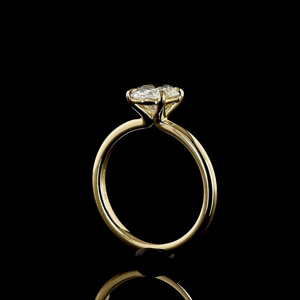 14K Yellow Gold Oval Solitaire Ring with 1.52 Carat Lab-Grown D VVS2 Diamond in Four-Prong Setting - IGI Certified - Covaloro Fine Jewelry