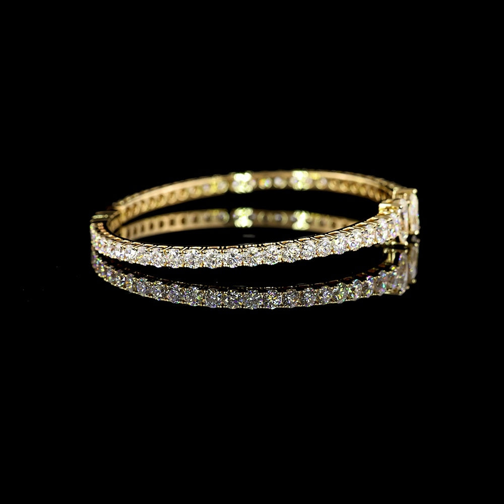 14K Yellow Gold Pear Shape Bangle Bracelet with 4.32 Carat Lab Grown Diamonds - Prong Set E-F VS Pear and Round Cuts - Covaloro Fine Jewelry