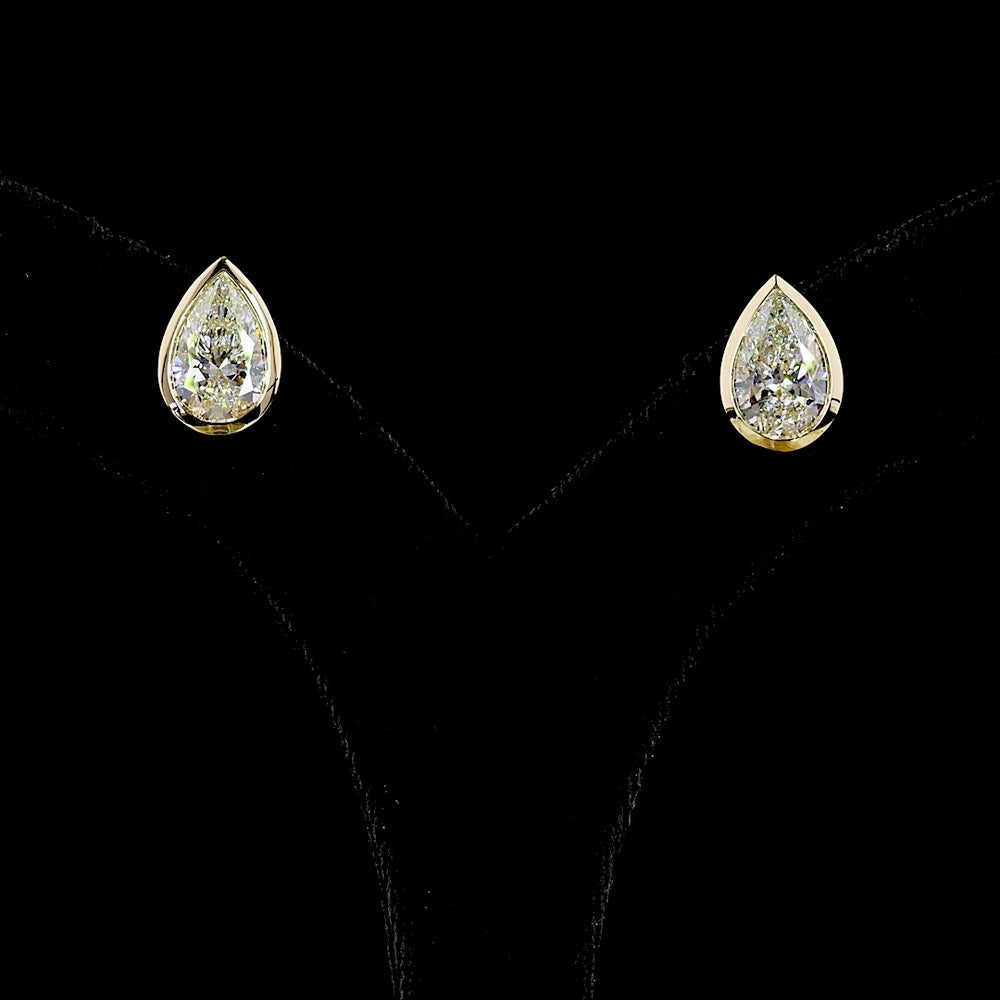 14K Yellow Gold Pear Shape Bezel Set Diamond Stud Earrings - 5.02 Total Carat Weight Lab Grown Diamonds E-F VVS2 IGI Certified - Covaloro Fine Jewelry