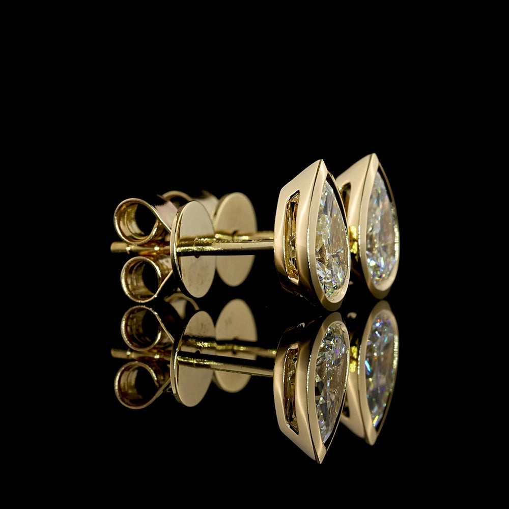 14K Yellow Gold Pear Shape Bezel Set Lab Diamond Stud Earrings - 1.00 Carats Total Weight, E-F VVS2, IGI Certified - Covaloro Fine Jewelry