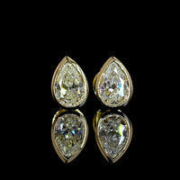14K Yellow Gold Pear Shape Bezel Set Lab Diamond Stud Earrings - 1.00 Carats Total Weight, E-F VVS2, IGI Certified - Covaloro Fine Jewelry