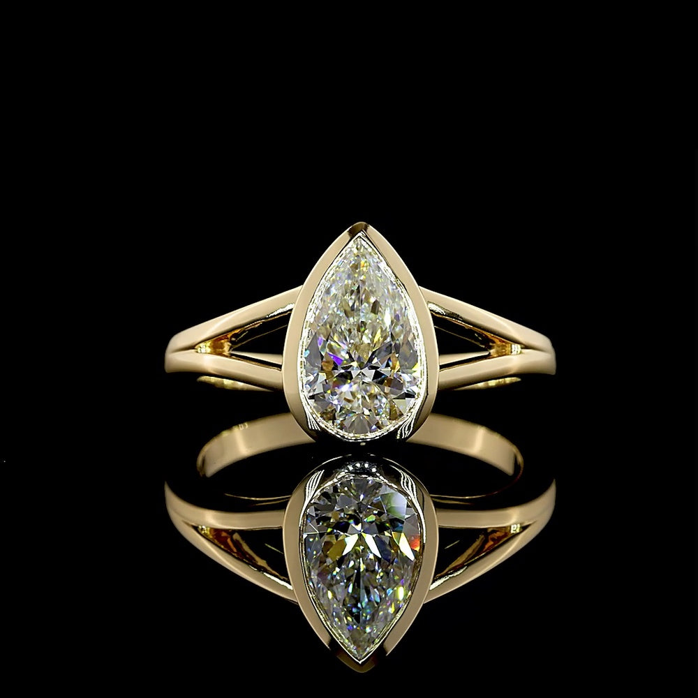 14K Yellow Gold Pear Shape Bezel Set Solitaire Ring with 1.52 Carat Lab Diamond - E-F Color VS1 Clarity - Covaloro Fine Jewelry