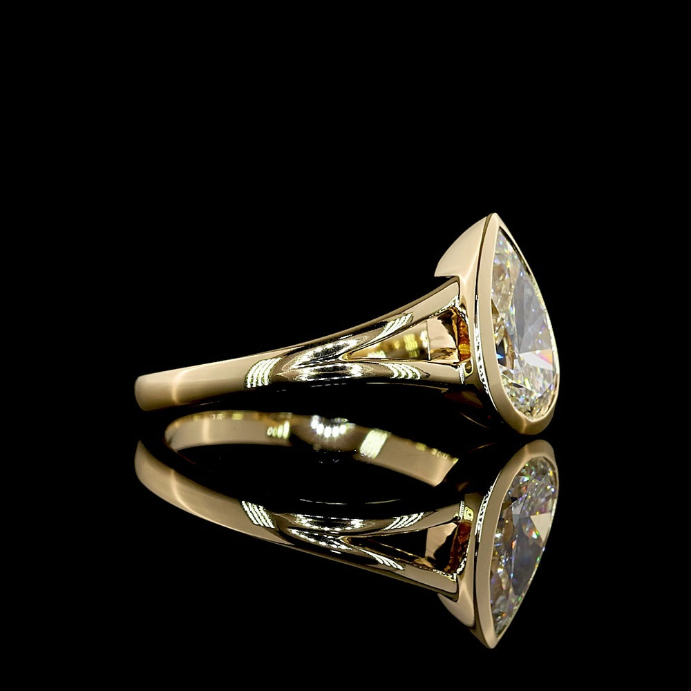 14K Yellow Gold Pear Shape Bezel Set Solitaire Ring with 1.52 Carat Lab Diamond - E-F Color VS1 Clarity - Covaloro Fine Jewelry