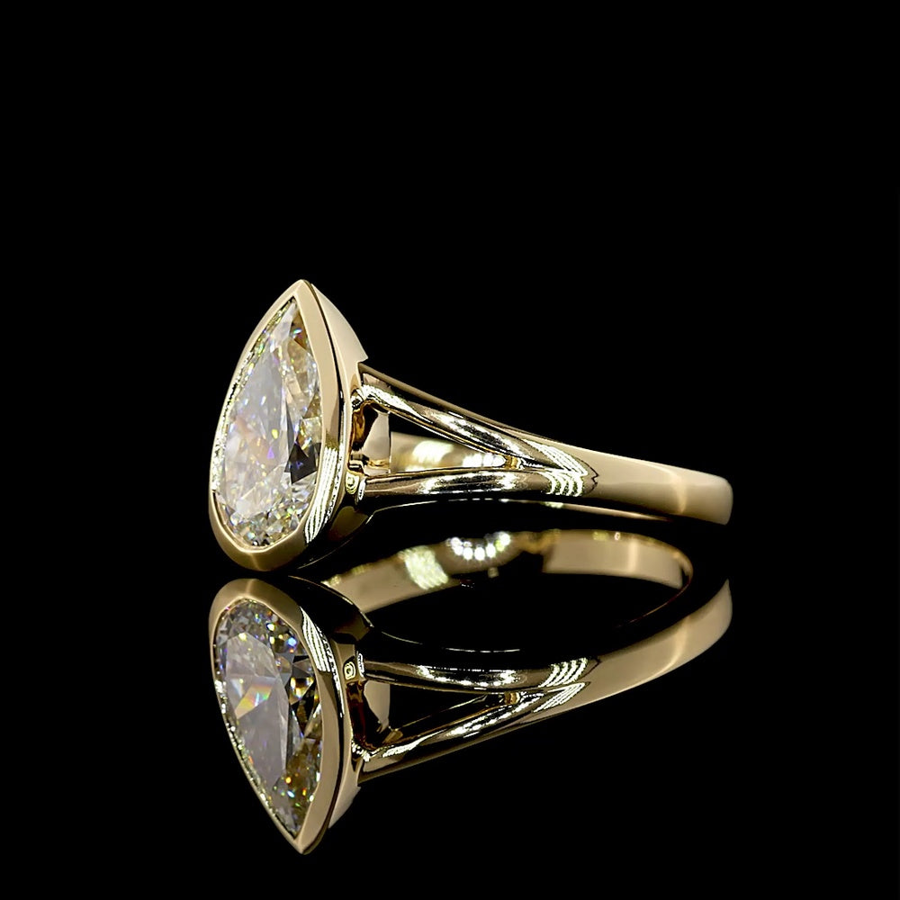 14K Yellow Gold Pear Shape Bezel Set Solitaire Ring with 1.52 Carat Lab Diamond - E-F Color VS1 Clarity - Covaloro Fine Jewelry