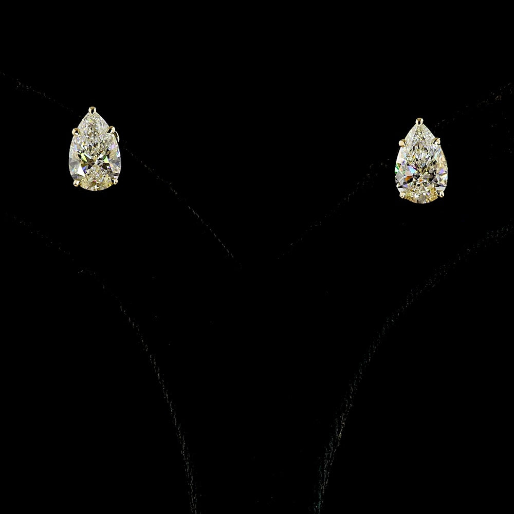 14K Yellow Gold Pear-Shape Lab Diamond Stud Earrings - 3.53 Total Carat Weight, E-F VVS2 IGI Certified - Covaloro Fine Jewelry