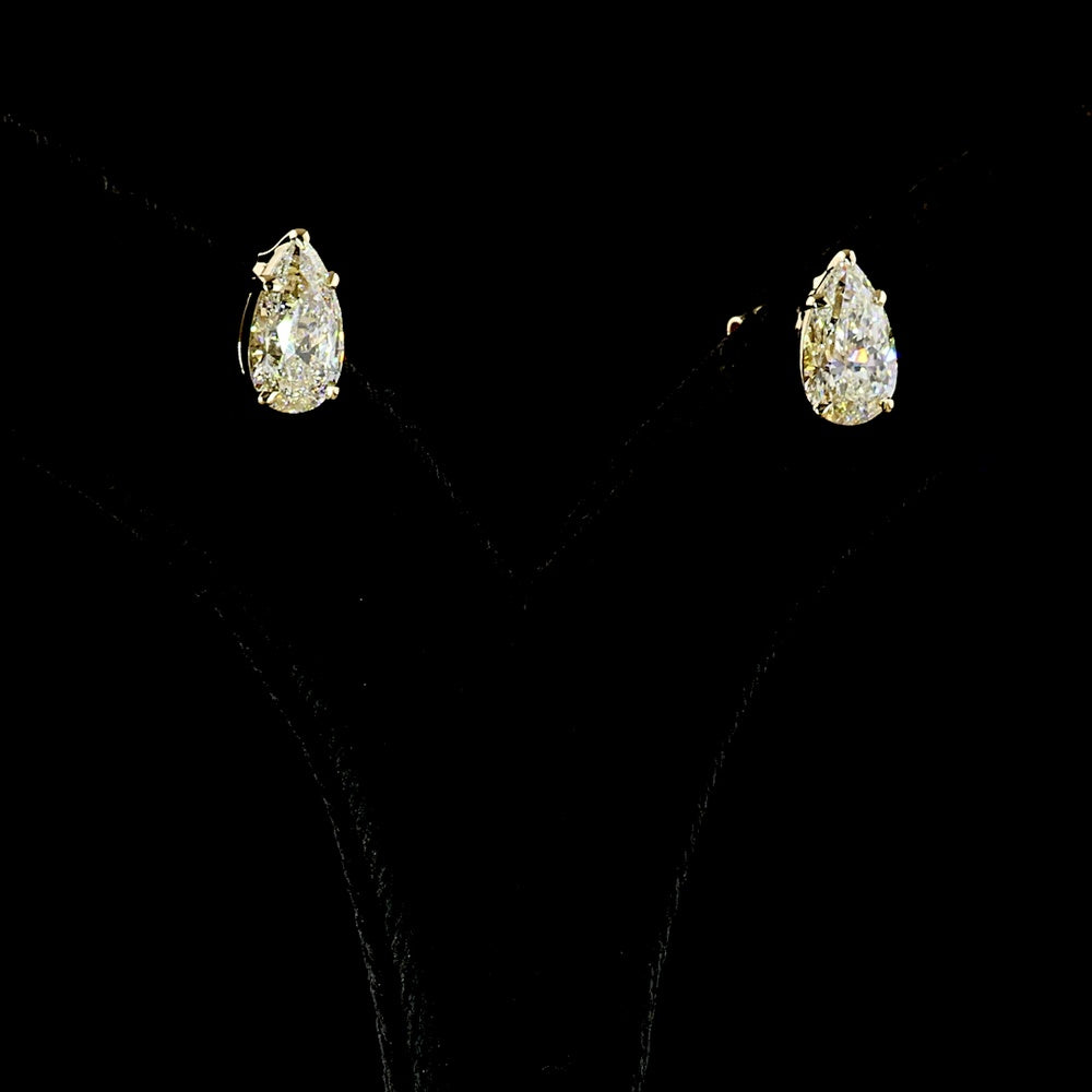 14K Yellow Gold Pear-Shape Lab Diamond Stud Earrings - 3.53 Total Carat Weight, E-F VVS2 IGI Certified - Covaloro Fine Jewelry
