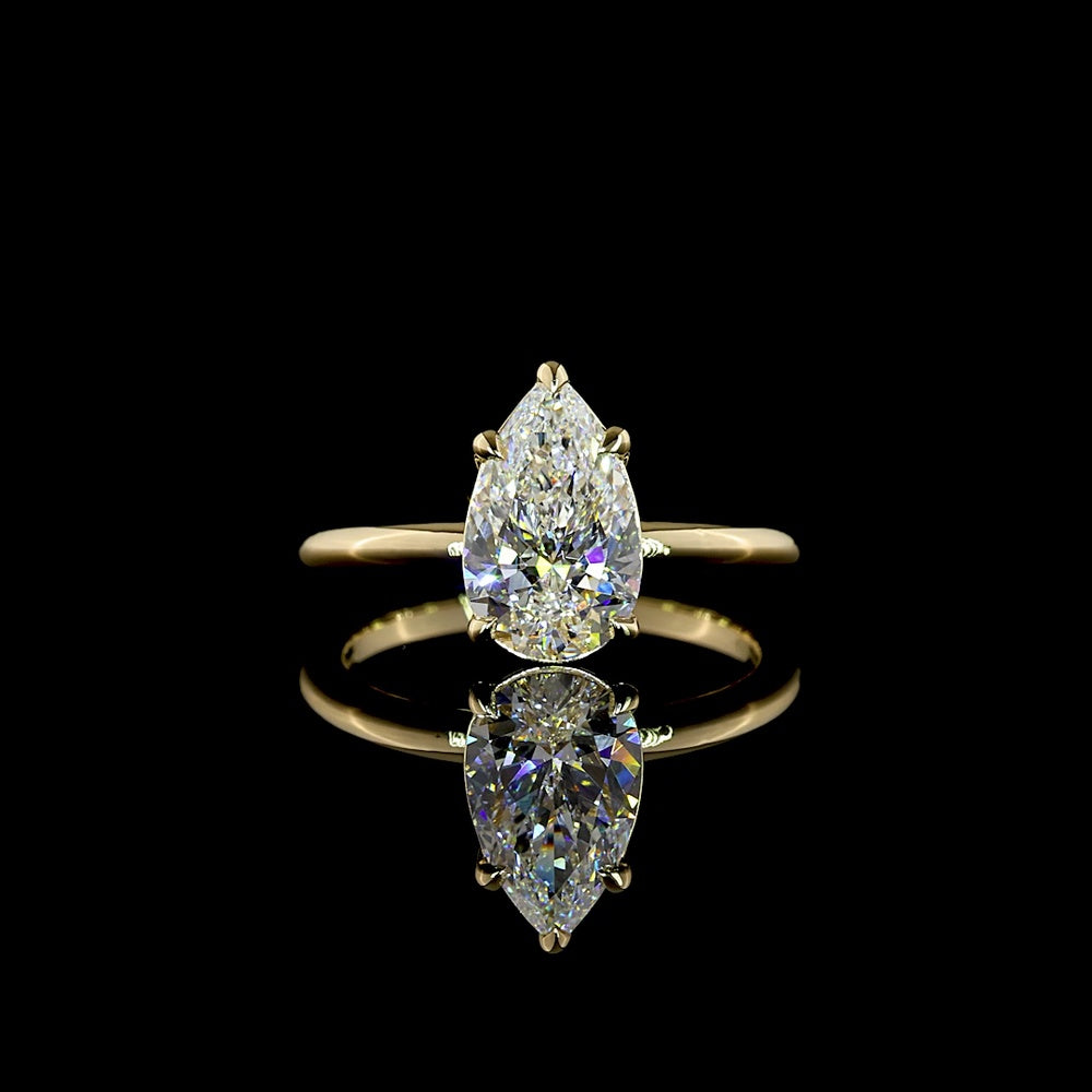 14K Yellow Gold Pear Shape Solitaire Ring with 2.00 Carat Lab-Grown Diamond - IGI Certified E-F VVS2 - Covaloro Fine Jewelry