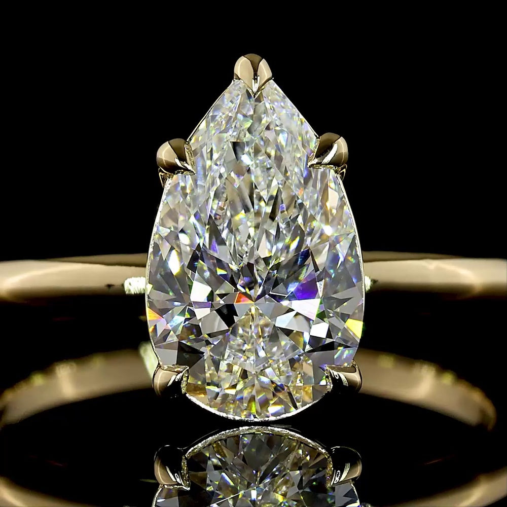 14K Yellow Gold Pear Shape Solitaire Ring with 2.00 Carat Lab-Grown Diamond - IGI Certified E-F VVS2 - Covaloro Fine Jewelry