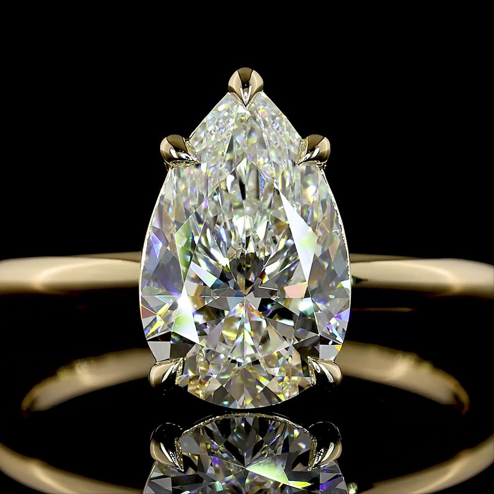 14K Yellow Gold Pear Shape Solitaire Ring with 2.53 Carat Lab Diamond - D VVS2 Clarity, IGI Certified - Covaloro Fine Jewelry