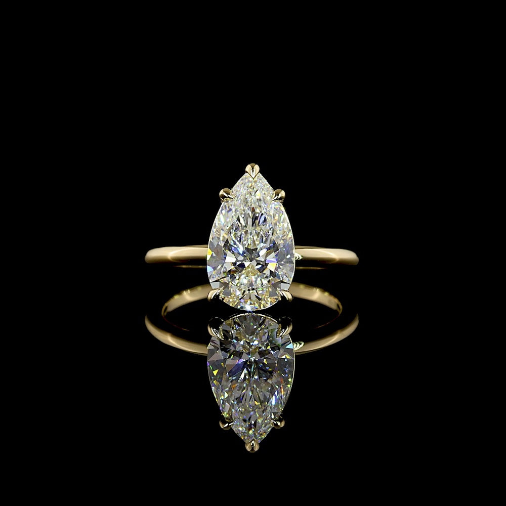 14K Yellow Gold Pear Shape Solitaire Ring with 3.11 Carat Lab Grown D VVS2 Diamond - IGI Certified - Covaloro Fine Jewelry