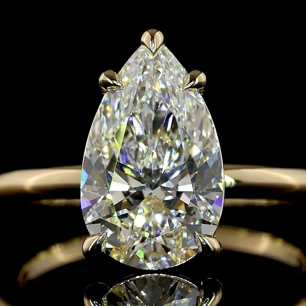 14K Yellow Gold Pear Shape Solitaire Ring with 3.11 Carat Lab Grown D VVS2 Diamond - IGI Certified - Covaloro Fine Jewelry