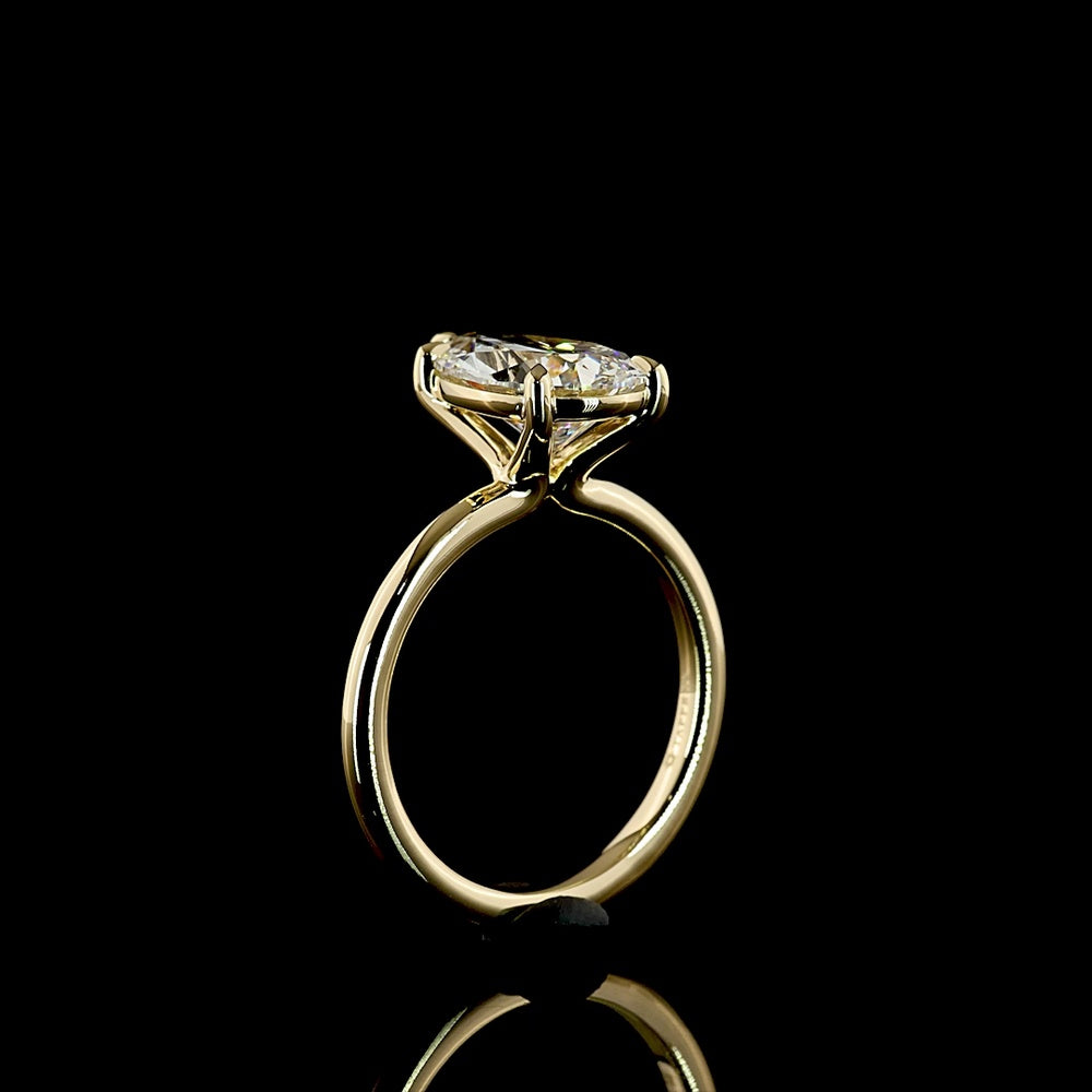 14K Yellow Gold Pear Shape Solitaire Ring with 3.11 Carat Lab Grown D VVS2 Diamond - IGI Certified - Covaloro Fine Jewelry