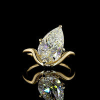 14K Yellow Gold Pear Shape Solitaire Ring with Inclined Setting - 4.16 Carat Lab Diamond E-F VS1 - Covaloro Fine Jewelry