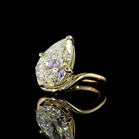 14K Yellow Gold Pear Shape Solitaire Ring with Inclined Setting - 4.16 Carat Lab Diamond E-F VS1 - Covaloro Fine Jewelry
