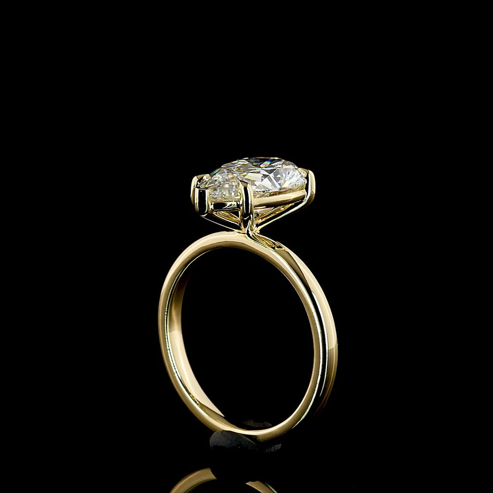 14K Yellow Gold Pear Shape Solitaire Ring with Lab Grown E VVS2 Diamond - 3.70 Carat Total Weight - Covaloro Fine Jewelry