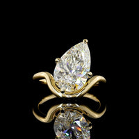 14K Yellow Gold Pear Shape Special Ring with Inclined Prong Set Lab Diamond - 4.14 Carat Total Weight E-F VVS2 IGI Certified - Covaloro Fine Jewelry
