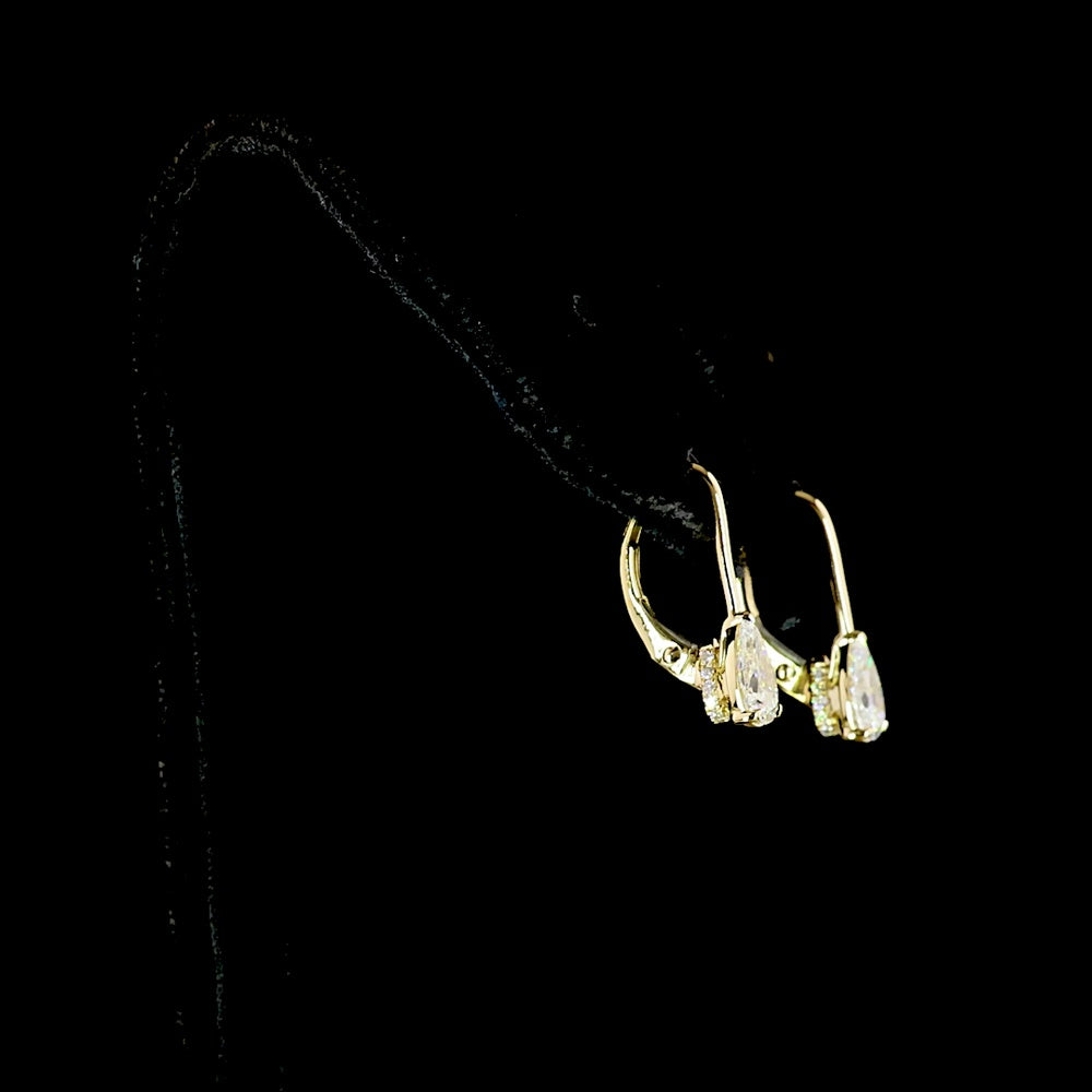 14K Yellow Gold Pear-Shaped Drop Earrings with 1.15 Carat Total Weight Lab Diamonds (E VS1) - Prong Set with Brilliant Cut Accents - Covaloro Fine Jewelry