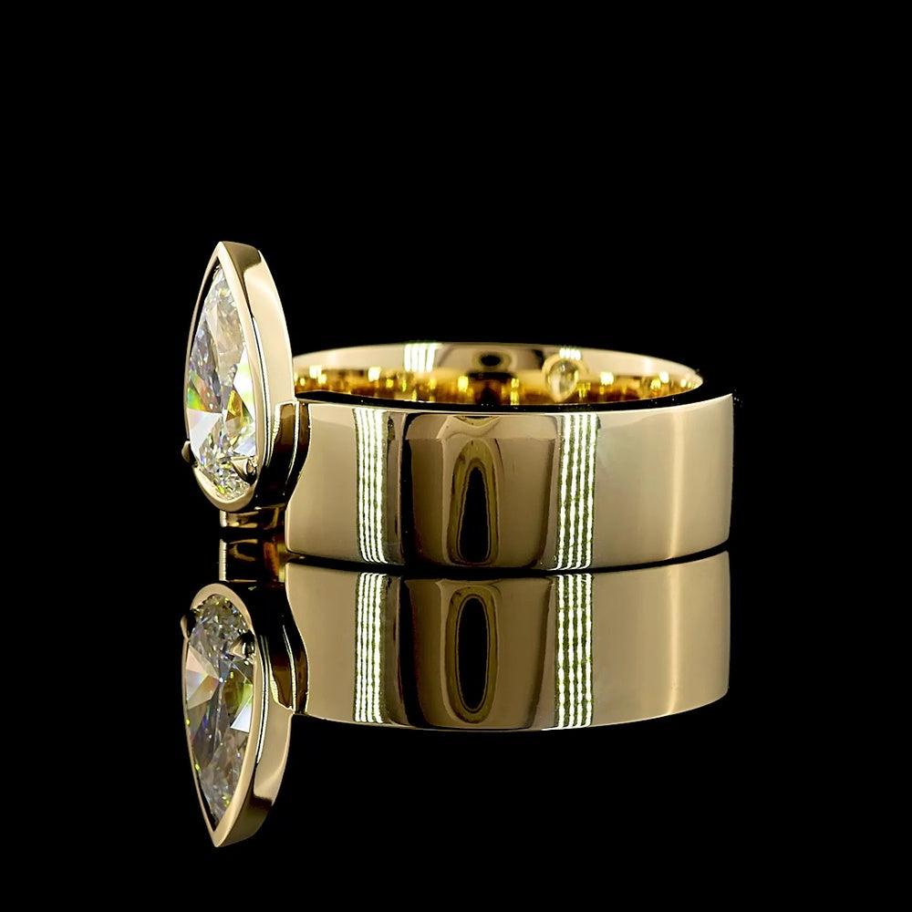 14K Yellow Gold Pear-Shaped Solitaire Ring with 1.10 Carat Lab-Grown Diamond - E-F Color VS1 Clarity, Bezel-Prong Setting - Covaloro Fine Jewelry
