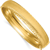 14K Yellow Gold Polished Diamond-Cut Textured 11.75mm Hinged Oval Bangle Bracelet by Oro Pregiato