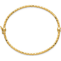 14K Yellow Gold Polished Hinged Oval Bangle Bracelet with Diamond-Cut Texture by Oro Pregiato