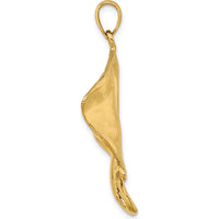 14K Yellow Gold Polished Large Stingray Pendant Charm - 36mm by Oro Pregiato