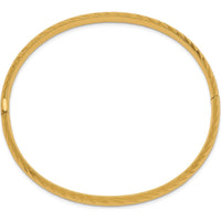 14K Yellow Gold Polished Textured Hinged Oval Bangle Bracelet - 6.00mm Width by Oro Pregiato
