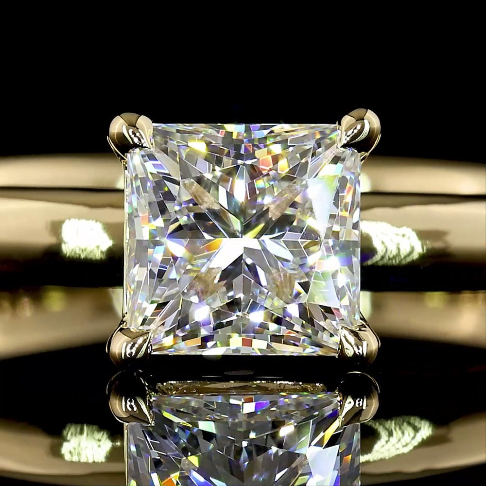 14K Yellow Gold Princess Cut Solitaire Ring with 1.02 Carat Lab Grown Diamond - IGI Certified E VVS1 - Covaloro Fine Jewelry