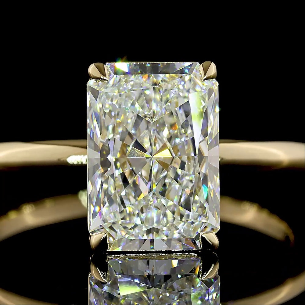 14K Yellow Gold Radiant Cut Lab Diamond Solitaire Ring - 2.68 Carat E VVS2 IGI Certified - Covaloro Fine Jewelry