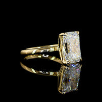 14K Yellow Gold Radiant Cut Solitaire Ring with 5.04 Carat Lab-Grown Diamond - E-F Color, VS1 Clarity, IGI Certified - Covaloro Fine Jewelry