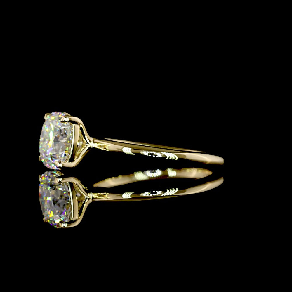 14K Yellow Gold Solitaire Ring with 2.50 Carat Square Cushion Brilliant Lab Grown Diamond - E-F Color, VVS2 Clarity, IGI Certified - Covaloro Fine Jewelry
