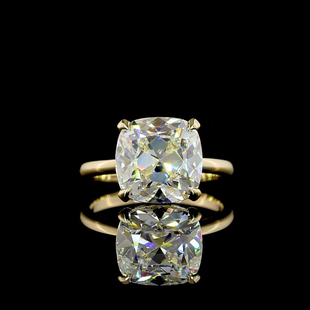 14K Yellow Gold Square Antique Cushion Cut Solitaire Ring with 5.03 Carat E-F VVS2 Lab Diamond - IGI Certified - Covaloro Fine Jewelry