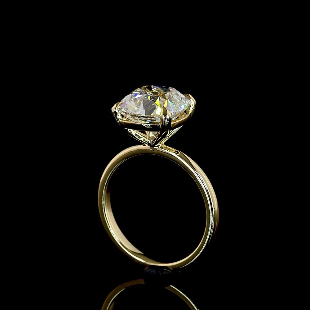 14K Yellow Gold Square Antique Cushion Cut Solitaire Ring with 5.03 Carat E-F VVS2 Lab Diamond - IGI Certified - Covaloro Fine Jewelry