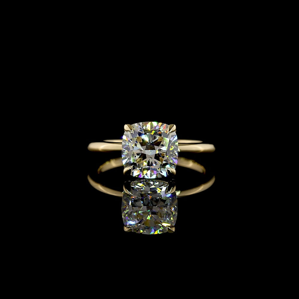 14K Yellow Gold Square Cushion Brilliant Cut Lab Diamond Solitaire Ring - 3.08 Carat E VVS2 IGI Certified - Covaloro Fine Jewelry