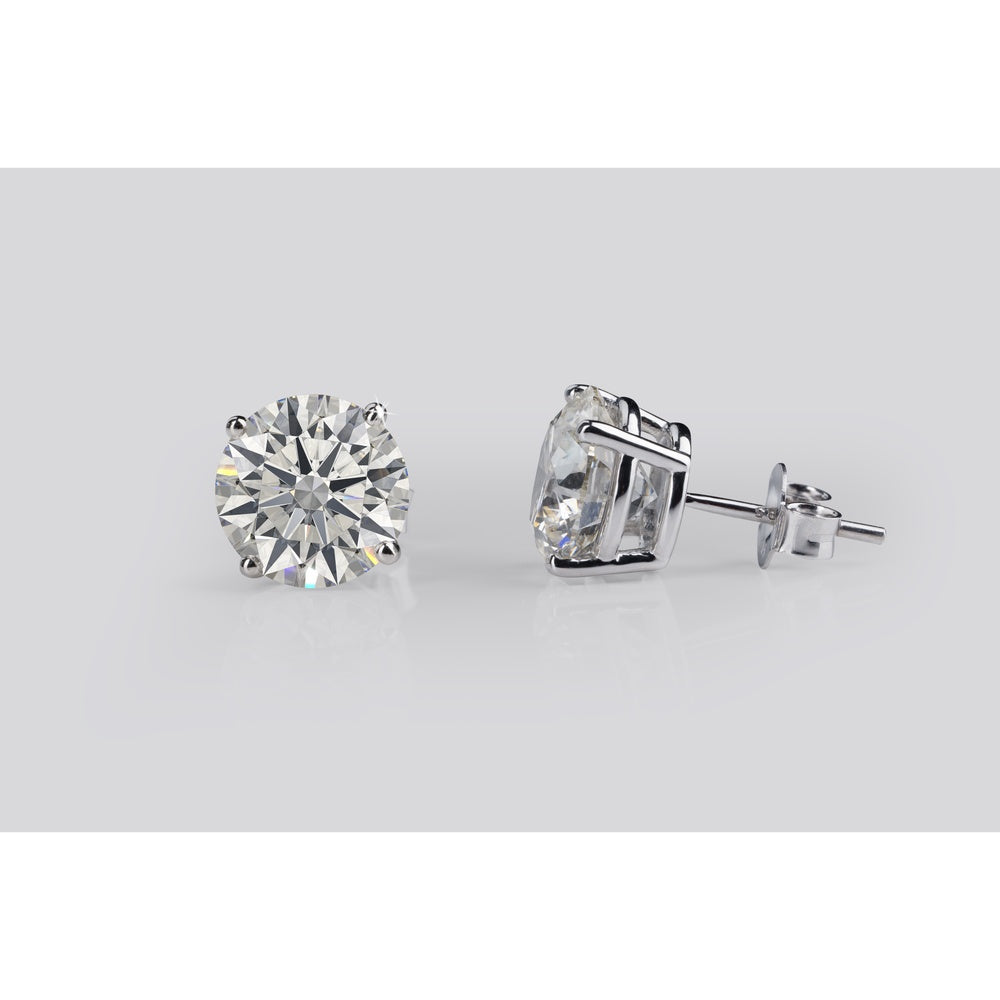 18K White Gold Round Brilliant Lab Diamond Stud Earrings - 1.53 Carat Total Weight, E-F Color VS2 Clarity with IGI Certification - Covaloro Fine Jewelry