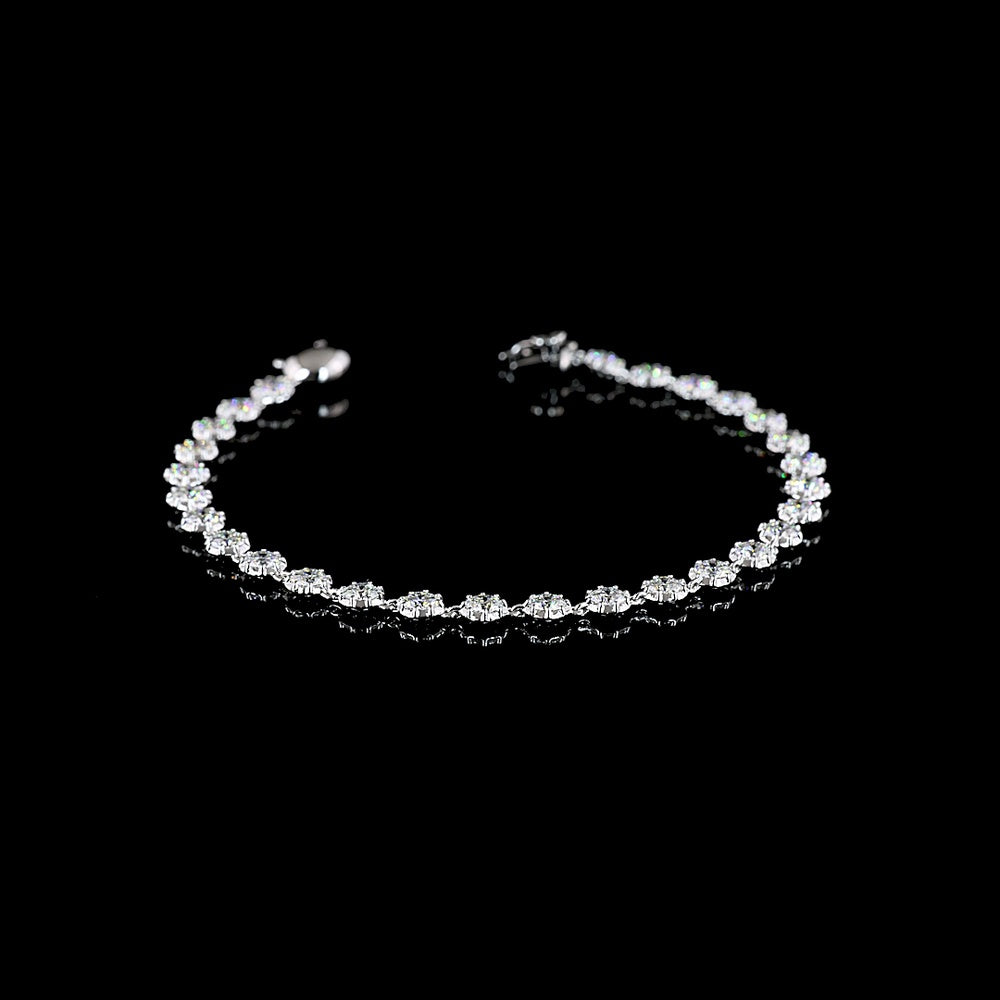 18K White Gold Round Diamond Station Bracelet with Alternating Bezel and Prong Settings - 4.15 Carat Total Weight E-F VS Lab Diamonds - Covaloro Fine Jewelry