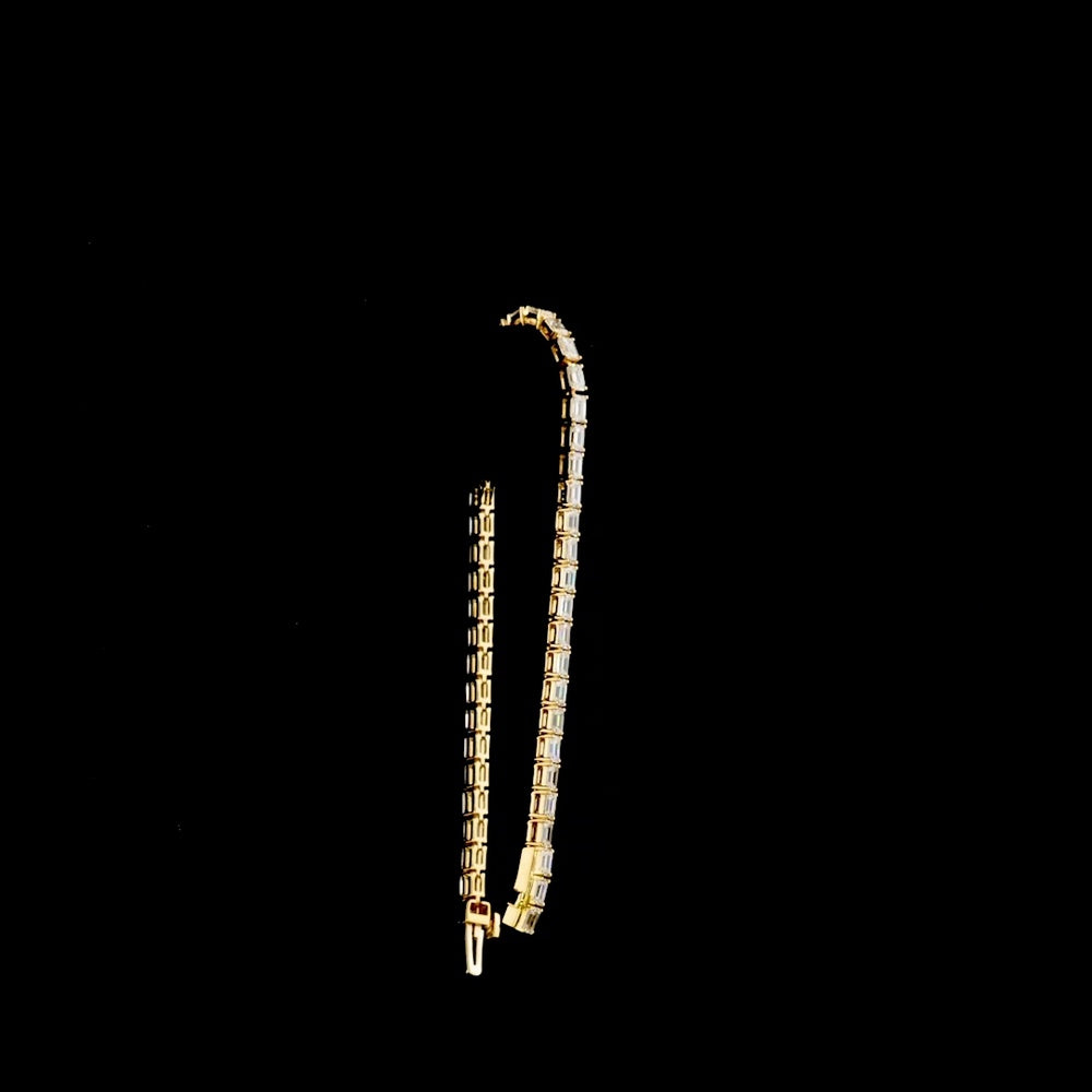 18K Yellow Gold 7-Inch Tennis Bracelet with East-West Prong Set Emerald Cut Lab Diamonds - E-F VS Clarity - 5.00 Total Carat Weight - Covaloro Fine Jewelry
