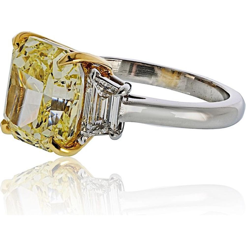 18K Yellow Gold & Platinum 3-Stone Ring with Fancy Yellow Diamond - 5.04 Carats Total Diamond Weight