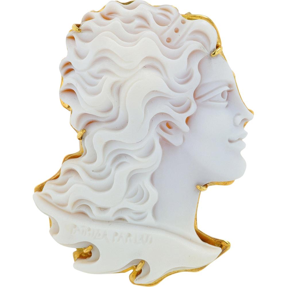 18K Yellow Gold Cameo Brooch - Timeless Vintage Carved Design in Gold