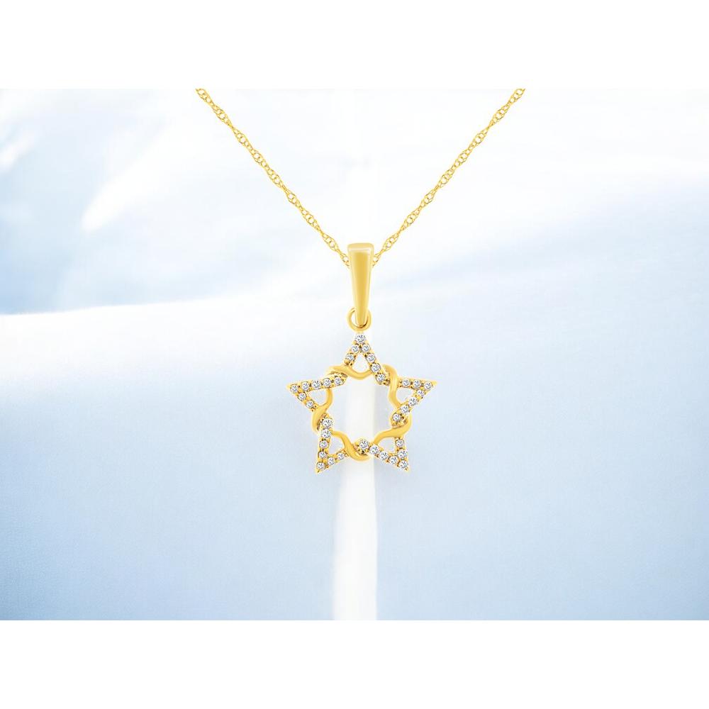 18K Yellow Gold Diamond Star Pendant Necklace - 0.07 Carats Total Diamond Weight