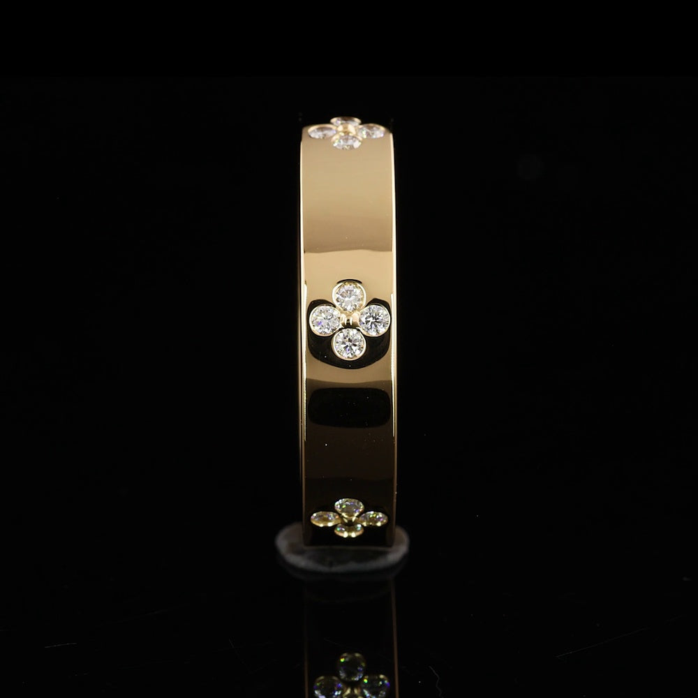 18K Yellow Gold Eternity Band with 24 Flush Set Round Lab Diamonds - 0.22 Carats Total Diamond Weight - Covaloro Fine Jewelry