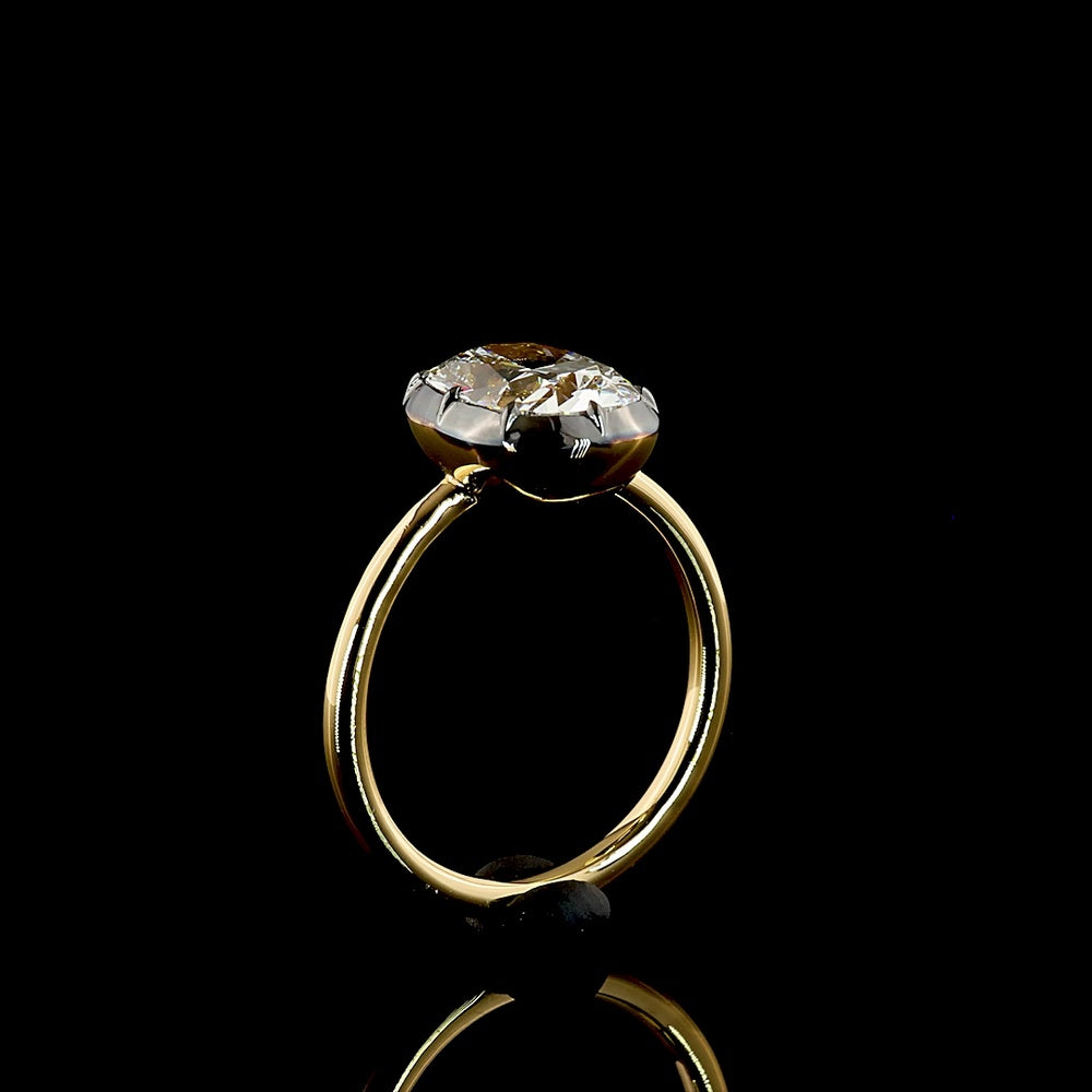 18K Yellow Gold Solitaire Ring with 2.74 Carat Cushion Brilliant Lab-Grown Diamond, Black Rhodium Accent & IGI Certification - Covaloro Fine Jewelry